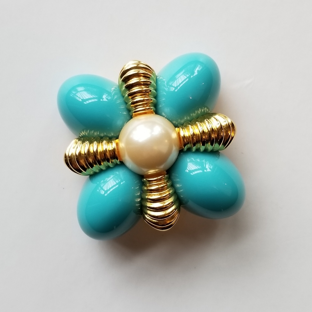 ❗Vintage 90's Joan Rivers Cruciform Faux Pearl And Turquoise Brooch❗